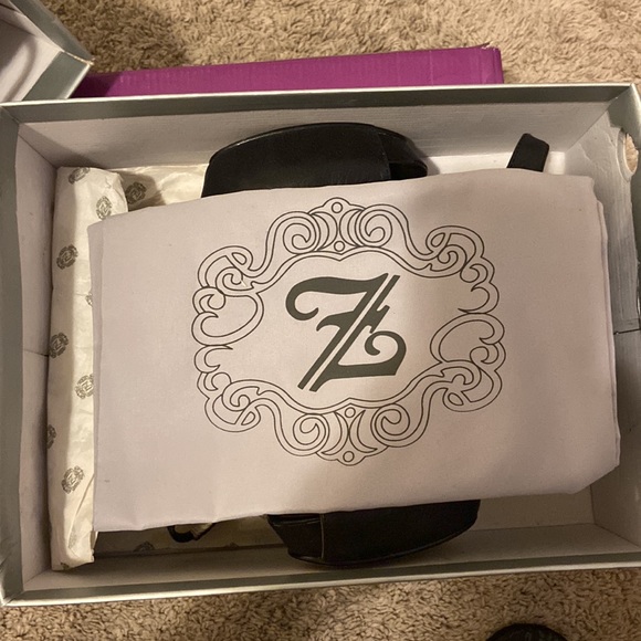 ZiGiny Black heels - Picture 3 of 7